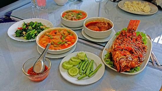 Deen Halal Thai Restaurant