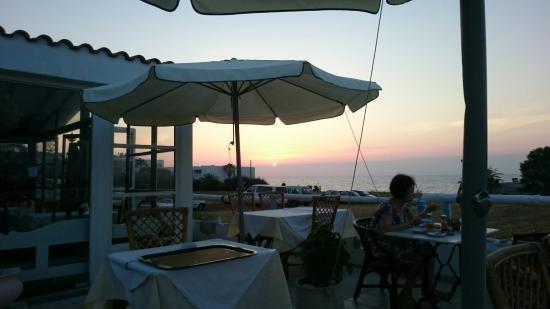 To Thalassino