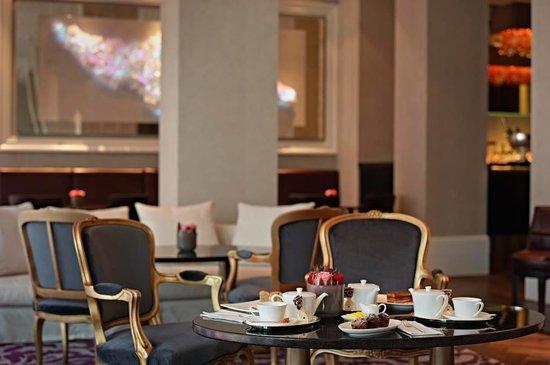 Lobby Lounge Bar