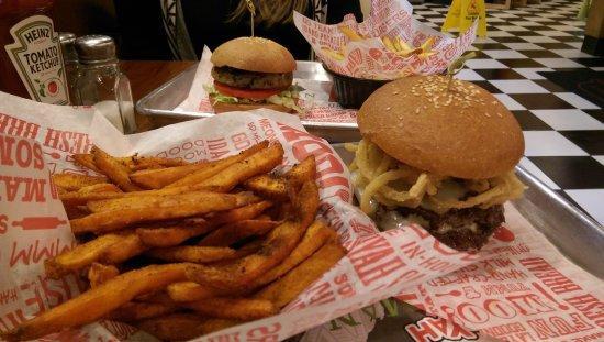 Mooyah