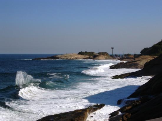 Strand Arpoador