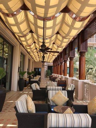 Al Fayrooz Lounge