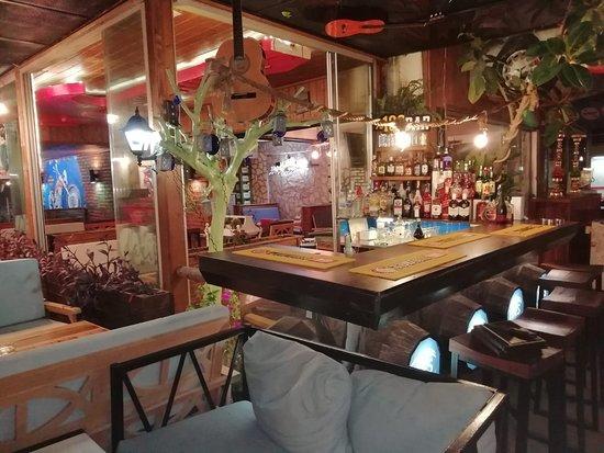 Dali Cafe & Bar