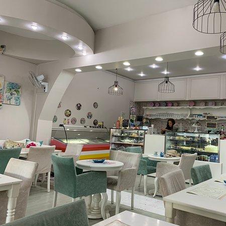 Pearl Coffee Shop & Patisserie