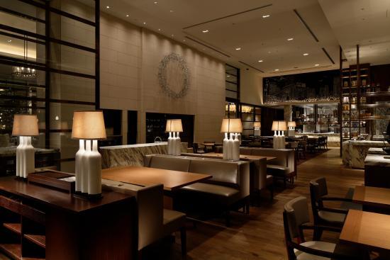 Grand Kitchen