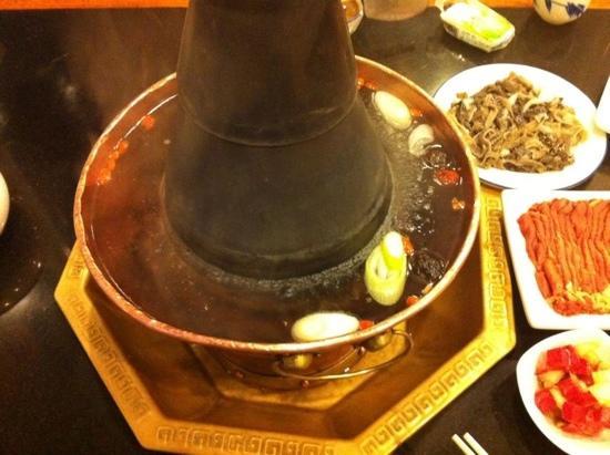 LiangLiang Old Beijing ReQi Chinese Hot Pot