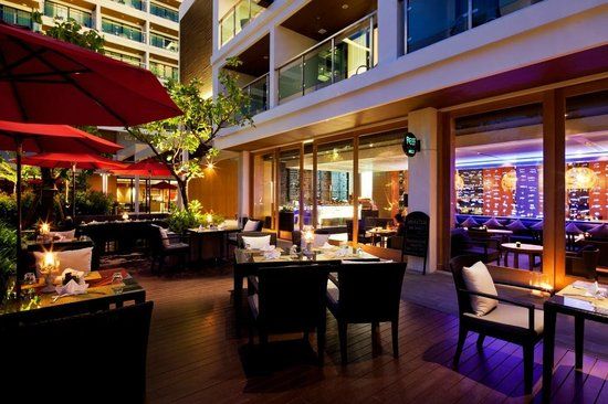 Reef Deli & Wine Lounge