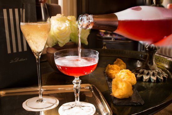 Le Dokhan's Bar