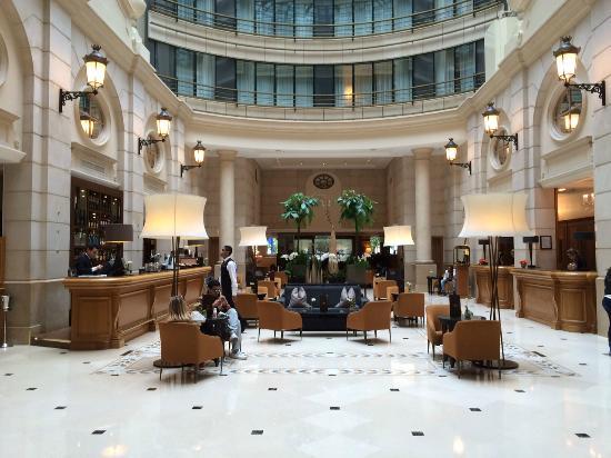 Bar Atrium