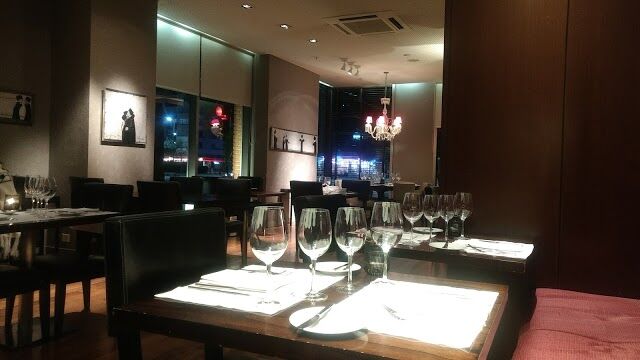 Red Resto & Lounge