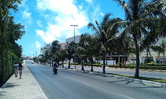 Avenida Kukulkan